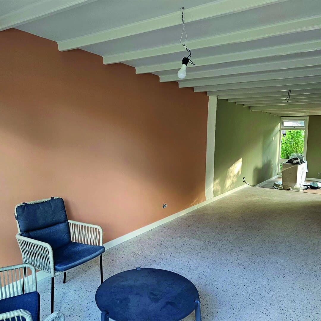 Gesausde wand in warme tint